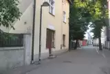 Ulica Świętokrzyska w Lesznie - fatalny stan latarni [ZDJĘCIA] 