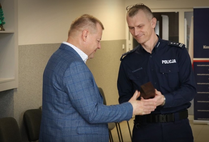 Podinspektor Leszek Krawiec przepracował w mundurze ponad 24...