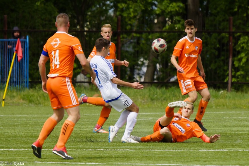 Unia Drobex Solec Kujawski - Pogoń Mogilno 1:1 w 26. kolejce 4 ligi [zdjęcia, wideo]