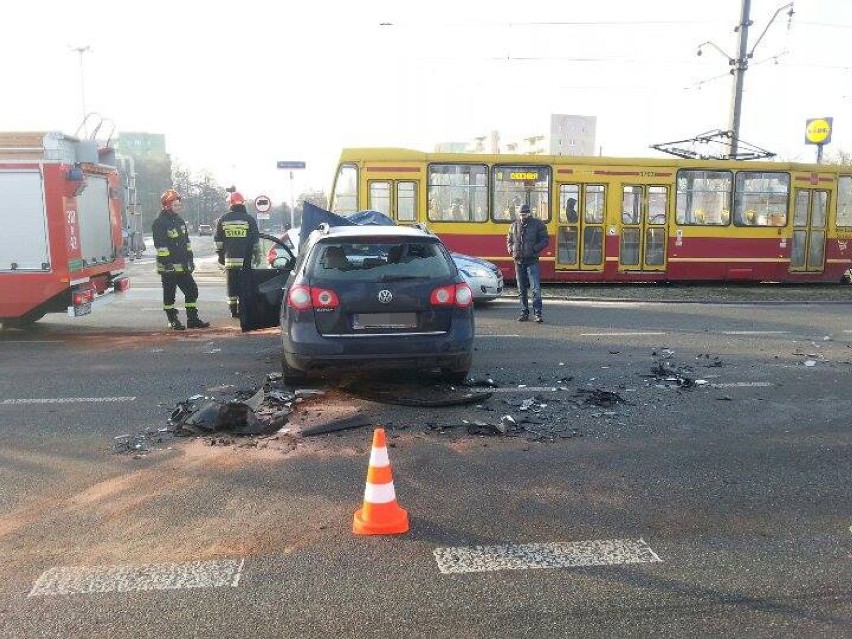 Wypadek na Aleksandrowskiej w Łodzi. Dwie osoby ranne