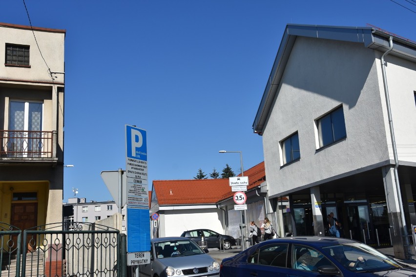 Myszków. Płatny parking pod Lidlem. Koniec z parkowaniem przez cały dzień [ZDJĘCIA, CENNIK]