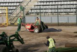 Nowa murawa legnickiego stadionu [ZDJĘCIA]