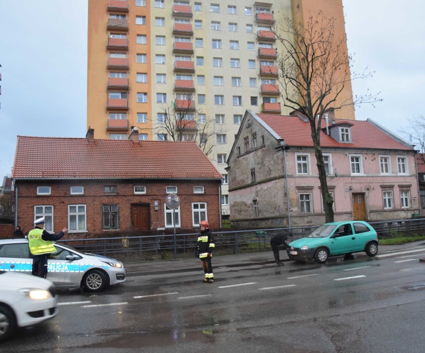 Malbork. Potrącenie pieszej na ul. Mickiewicza. Zdaniem policji, winę ponosi kierowca