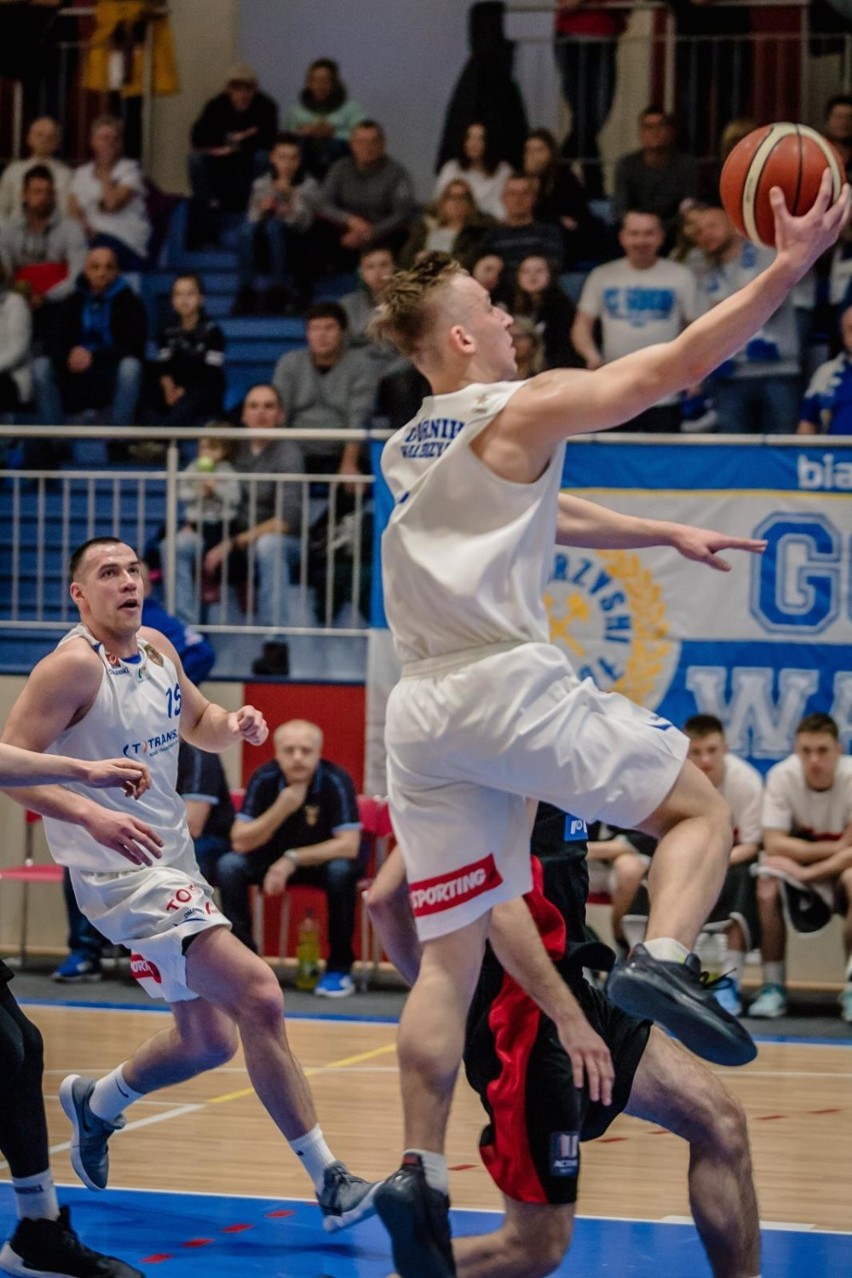 Koszykarze Górnika Trans.eu remisują w play-off z WKK...