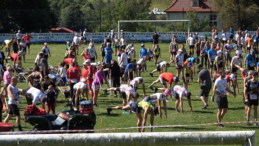 Bieg na Wielką Sowę 2022. Zawodnicy pokonali 500 metrów przewyższenia. Zobacz zdjęcia z imprezy! 