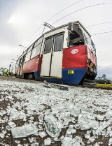 Niebezpieczny wypadek w Bydgoszczy. Zderzenie dwóch tramwajów na ul. Fordońskiej [zdjęcia]