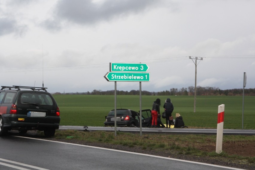 Zderzenie samochodów niedaleko Stargardu. Ranne trzy osoby 