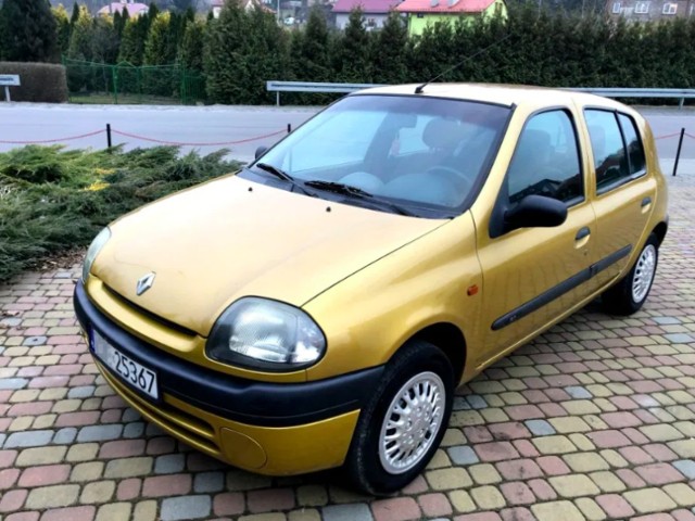 Renault Clio II

Rok produkcji: 2001
Poj. silnika: 1 200 cm³
Paliwo: Benzyna
Moc silnika: 70 KM
Przebieg: 230 km
Typ nadwozia: Hatchback
Stan techniczny: Nieuszkodzony
Skrzynia biegów: Manualna

Cena 2 800 zł.

Link do ogłoszenia