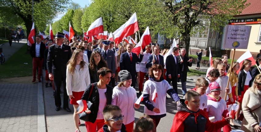 III Siemiatycki Marsz Biało-Czerwony przeszedł ul. Pałacową