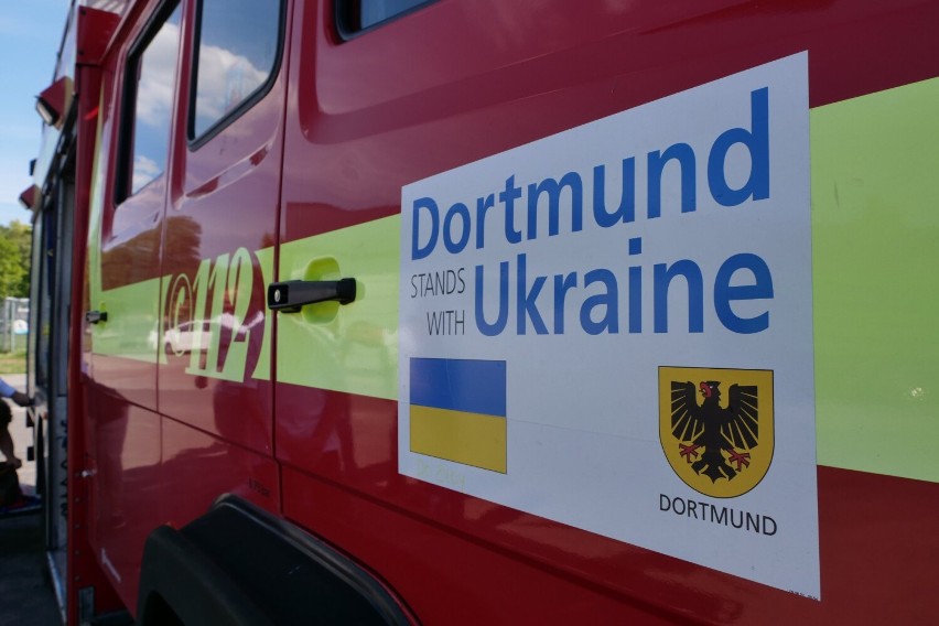 Dwa niemieckie miasta przekazały w Chełmie pojazdy dla ukraińskiego Mikołajowa