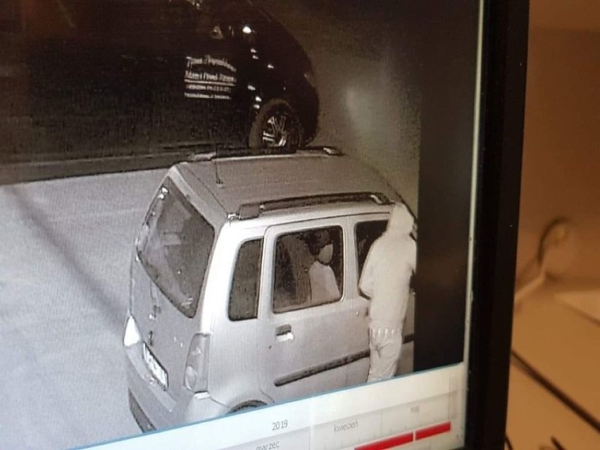 Mężczyzna niszczył w Skarżysku samochodowe lusterka. Policjanci odebrali już 23 zgłoszenia
