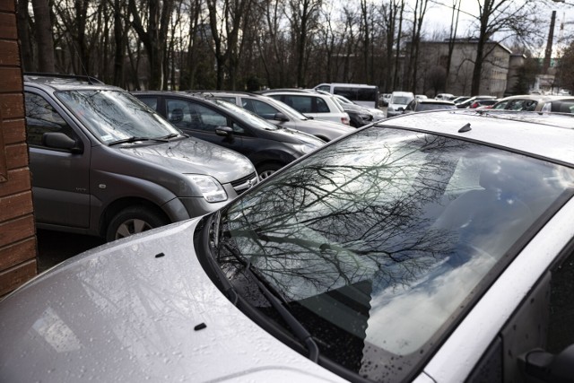 Mieszkańcy Ursynowa podkreślają, że ich dzielnica nie jest parkingiem dla aut z sąsiednich gmin