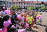 Happenning na placu Kościuszki w Tomaszowie zorganizowała grupa teatralna Inni. Stanęła żywa rzeźba [galeria zdjęć]