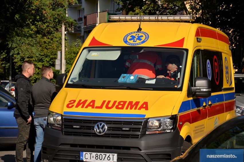 Przełom w sprawie niebezpiecznej 29-latki. Znieważyła ratownika medycznego i uszkodziła drzwi w szpitalu we Włocławku
