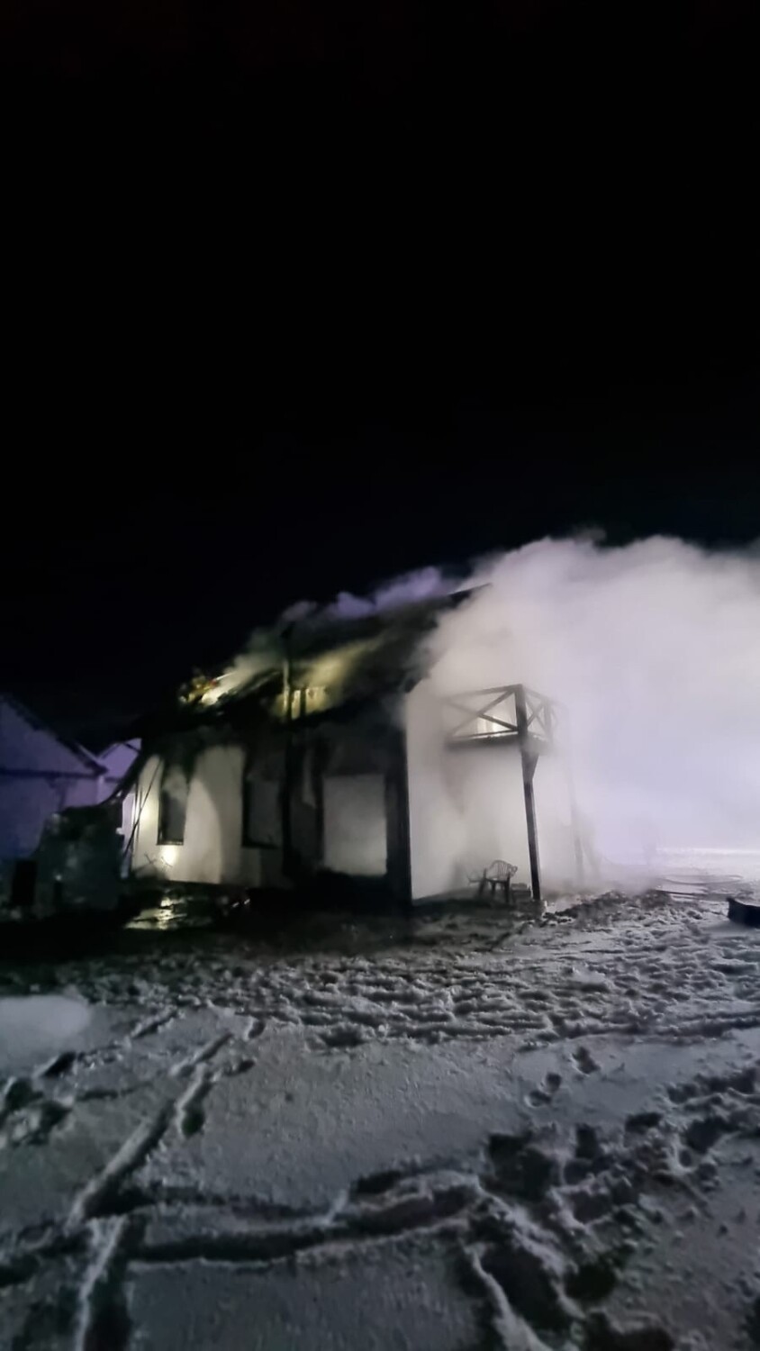 Pożar w powiecie wejherowskim. Ogniem zajął się drewniany dom jednorodzinny