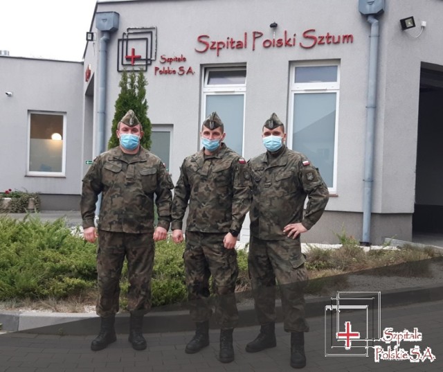 Żołnierze wspierający personel sztumskiego szpitala