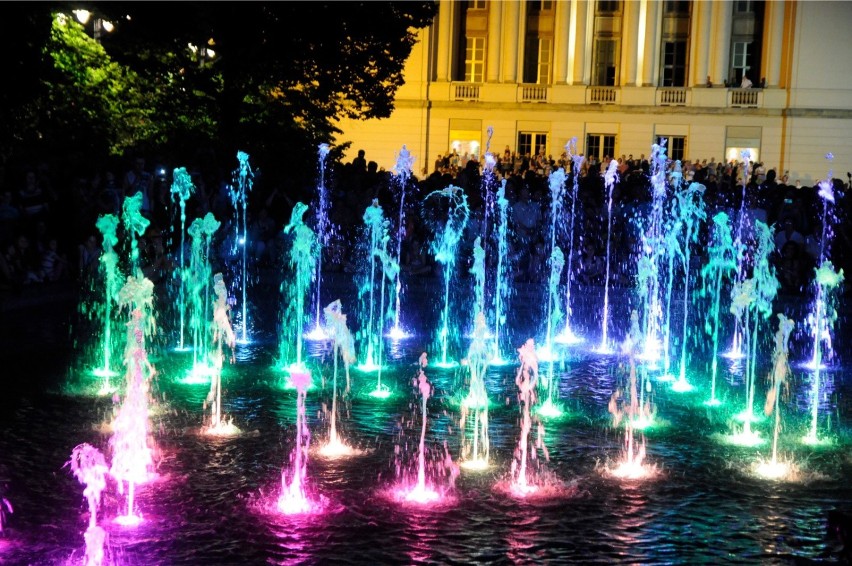 1 lipca multimedialna fontanna „Kolorowy Strumień Wody”...
