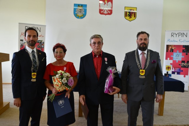 Jubilaci zostali odznaczeni Medalami za Długoletnie Pożycie Małżeńskie