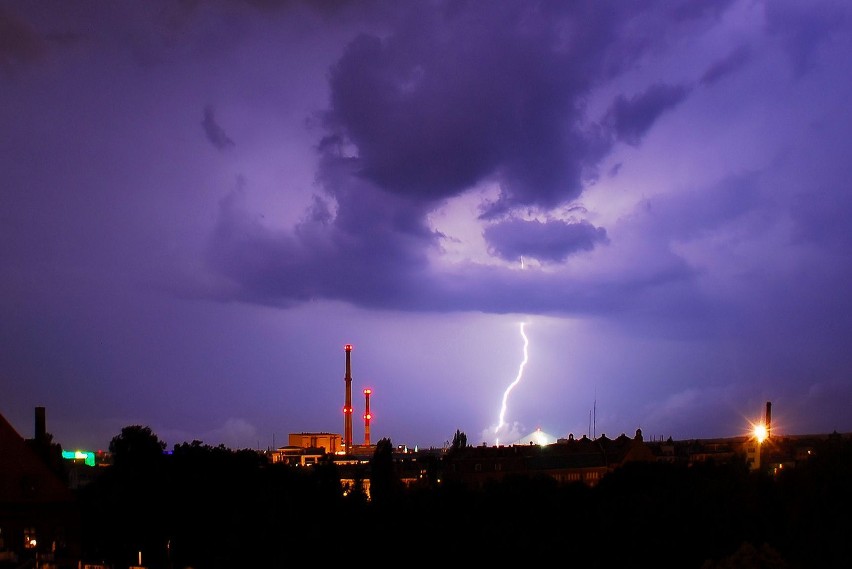 Wrocław: Macie zdjęcia burzy? Podzielcie się! (FOTO, FILMY)