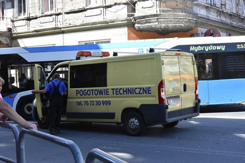 Wypadek na ulicy Piastowskiej w Legnicy [ZDJĘCIA] 
