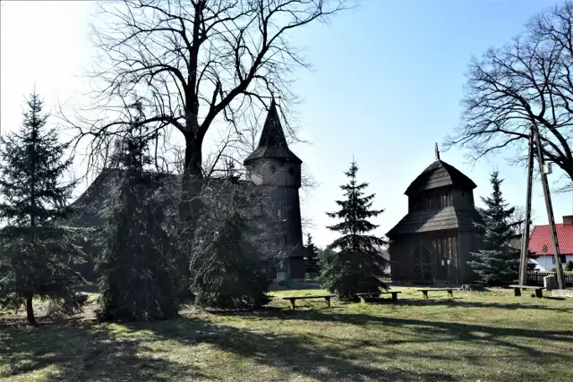 Szlakiem kościołów drewnianych Regionu Kozła. Kościół pw. Narodzenia NMP w Chlastawie