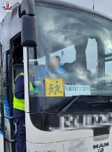 Ferie zimowe na Lubelszczyźnie. Policjanci kontrolują autokary, w których podróżują dzieci