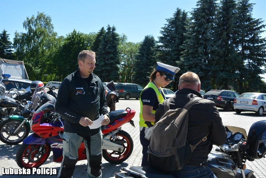 Wspólna akcja policjantów i motocyklistów, dotycząca...
