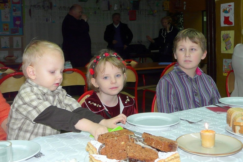 Wigilia w Fundacji "Dziecięcy Uśmiech" w Skierniewicach