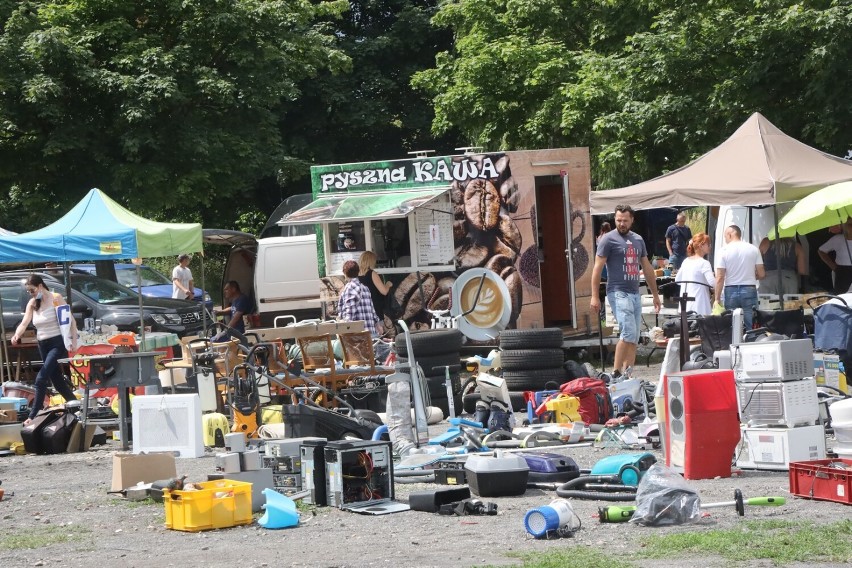 Giełda w Lubinie przyciąga tłumy. Można tu kupić niemal wszystko, zobaczcie zdjęcia