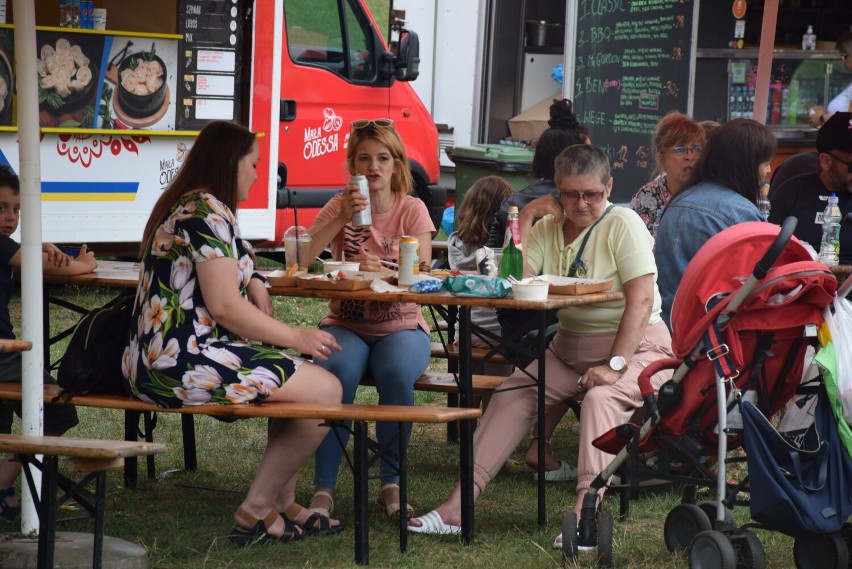 Festiwal Smaków Food Truck w Obornikach. Smaczne jedzenie z najróżniejszych zakątków świata [ZDJĘCIA]