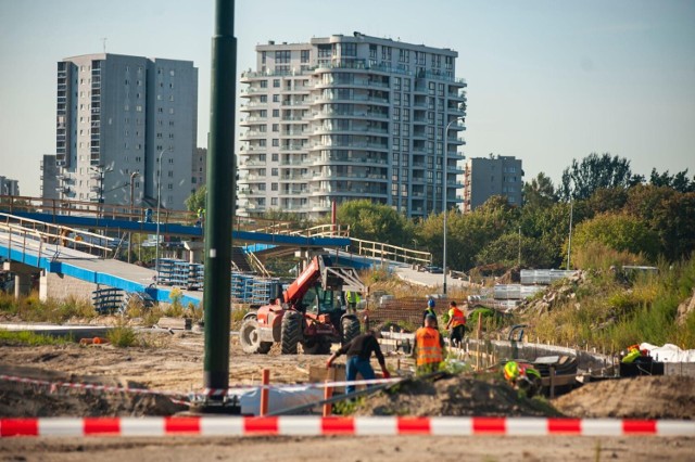 Wiele budów w Krakowie i Małopolsce toczy się siłą rozpędu z czasu hossy