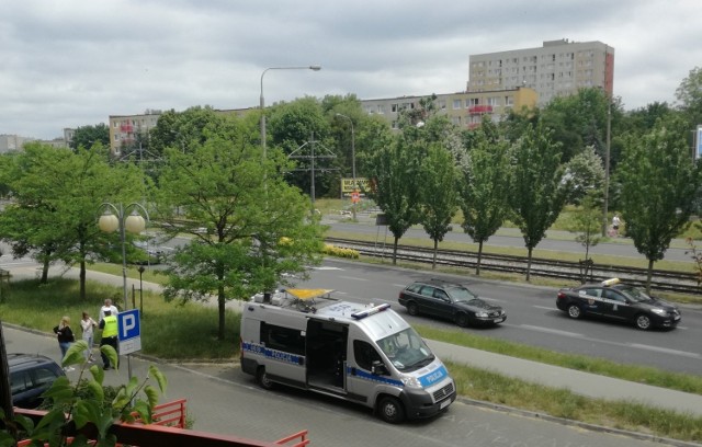 Do potrącenia kobiety jadącej hulajnogą doszło w czwartek, 18 czerwca na ul. Murawa. Interweniowała policja i pogotowie.