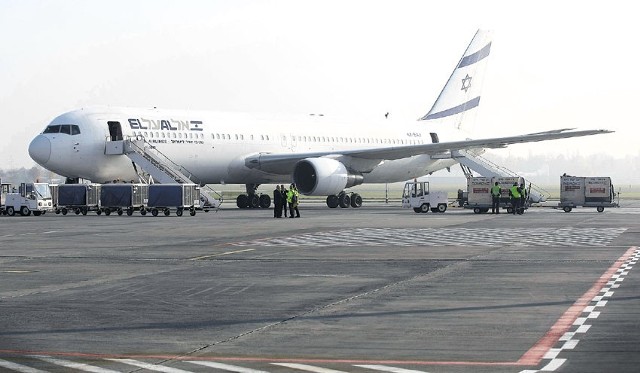 Boeing 767 izraelskich linii lotniczych lądował w Łodzi 2 listopada 2011 r. To największa tego typu maszyna, która do tej pory zawitała na płycie łódzkiego lotniska.