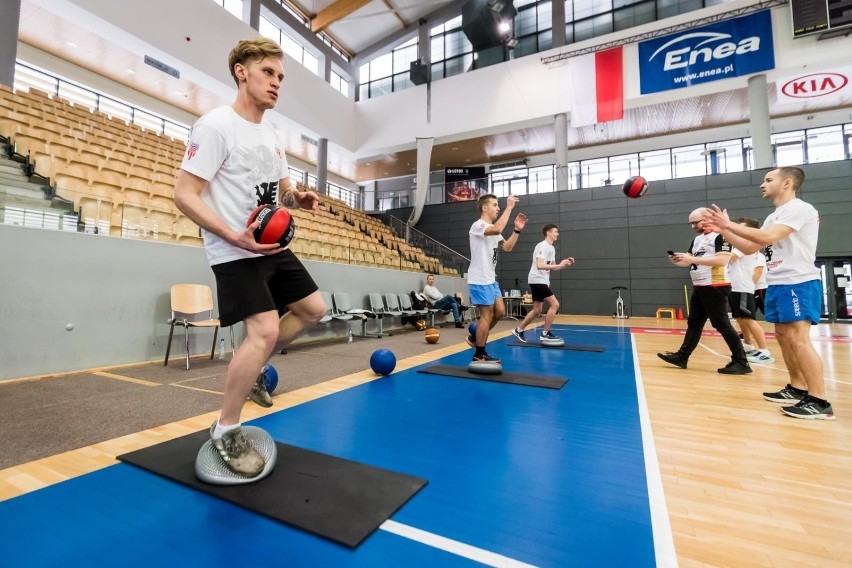 Badania, testy i trening. Żużlowcy Abramczyk Polonii Bydgoszcz szykują się do sezonu [zdjęcia]