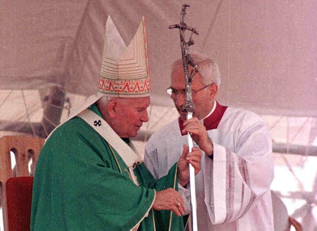 Źródło: http://commons.wikimedia.org/wiki/File:John_Paul_II_Brazil_1997_2.jpg