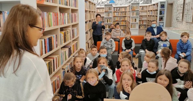 Premiera spektaklu "Fortepian ze strychu" w Miejskiej Bibliotece Publicznej w Kaliszu
