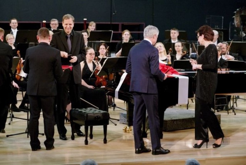 Wspaniały koncert na fortepianie Steinway & Sons