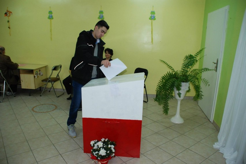 W Lęborku trwa głosowanie w wyborach samorządowych 2014