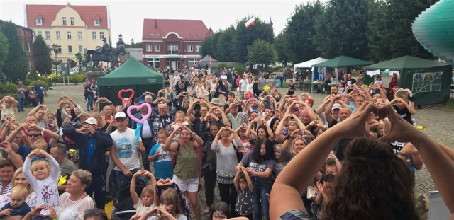 Cały region zaangażował się w pomoc dla Wiktorka, chłopca z Łącka (gmina Pakość), który zbiera pieniądze na bardzo kosztowną terapię