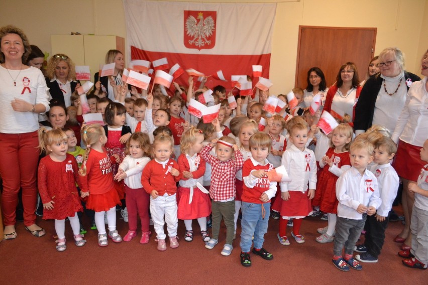Dzieci z Przedszkola Wesoła Nutka w Rotmance świętowały 100-lecie Niepodległości