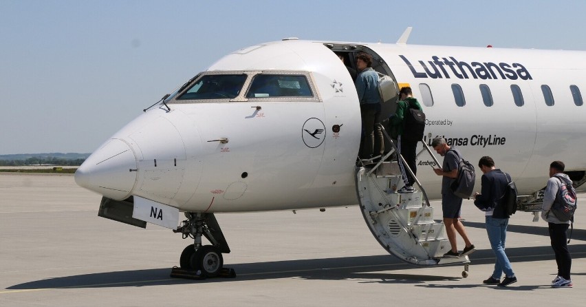 Już 900 tysięcy pasażerów od początku roku zostało odprawionych na lotnisku w Jasionce 