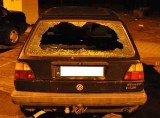 Wandale zniszczyli samochody na ulicy Wojciechowskiego