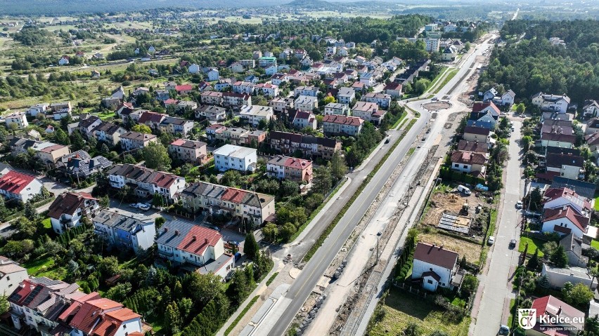 Modernizowana ulica Wojska Polskiego w Kielcach ma coraz więcej nowych elementów