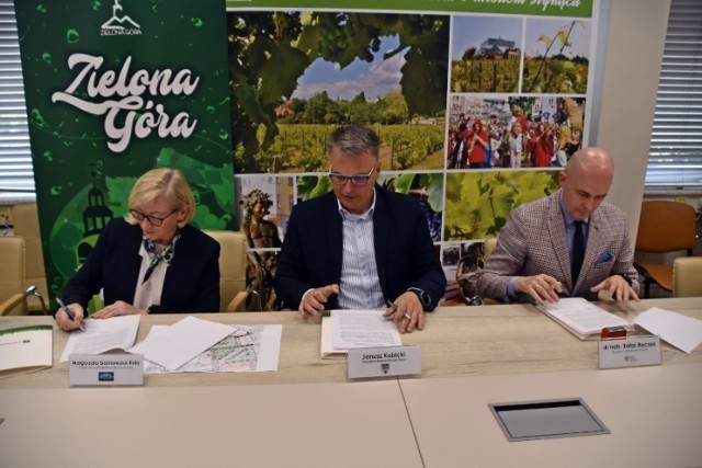 Zdjęcia z podpisania listu intencyjnego w sprawie upamiętnienia Ofiar Zbrodni Wołyńskiej