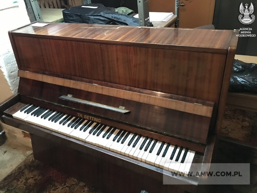 Pianino LEGNICA M105 

Rok produkcji: 1997
 
Cena: 250...