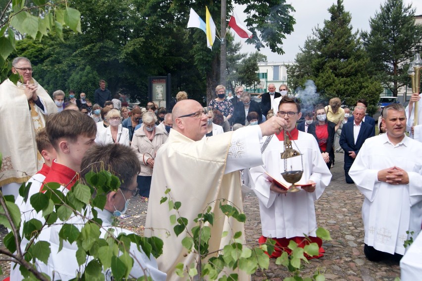 Boże Ciało 2020 w Zduńskiej Woli. Procesja w parafii pw. św. Antoniego