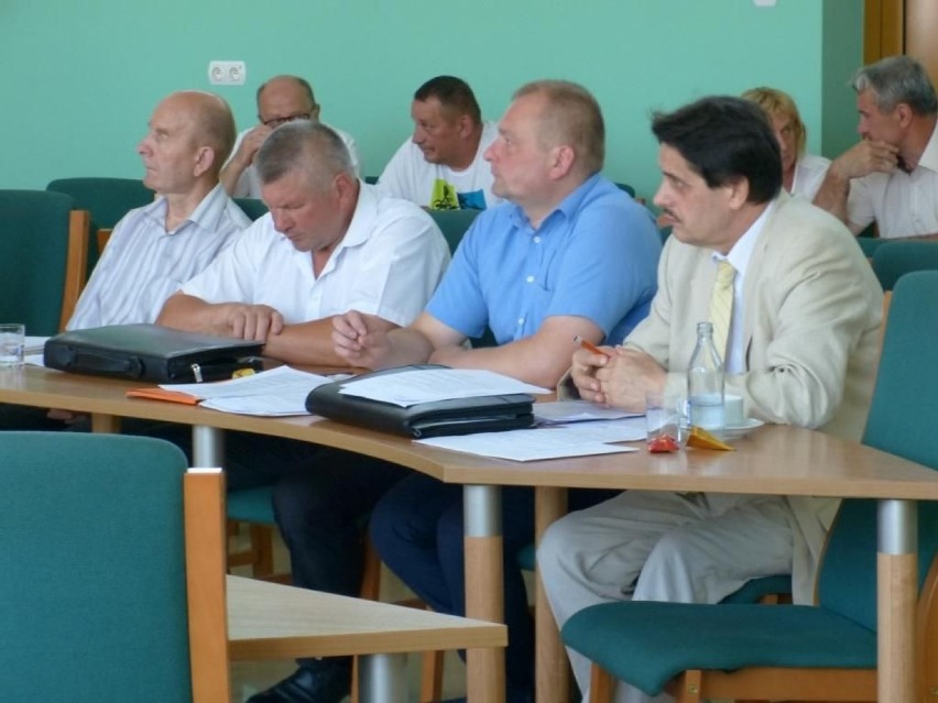 Burmistrz Staszowa otrzymał absolutorium. Siedmiu radnych wstrzymało się od głosu