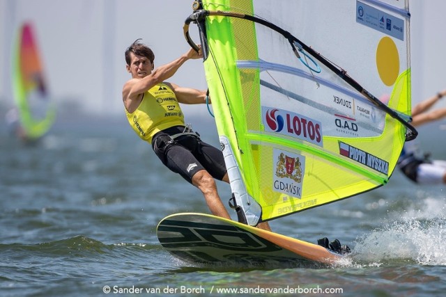 Piotr Myszka podczas regat Pucharu Świata w holenderskim Medemblik