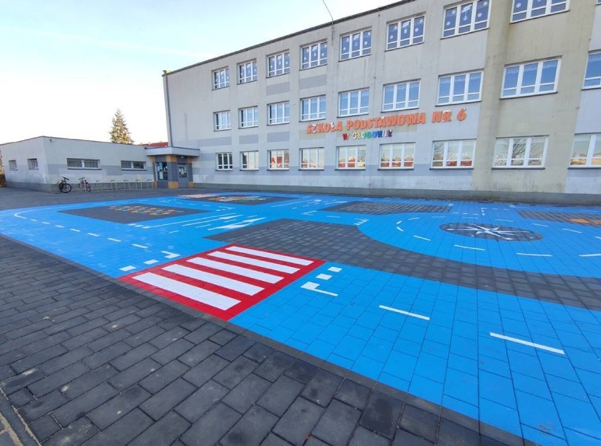 Przy Szkole Podstawowej nr 6 w Głogowie jest nowy plac apelowy z miasteczkiem rowerowym