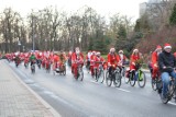 Głogów: Mikołaje na rowerach rozwieźli paczki chorym dzieciom. ZDJĘCIA/FILMY